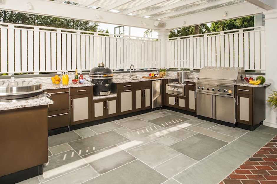 Must-Have Appliances for Outdoor Kitchens